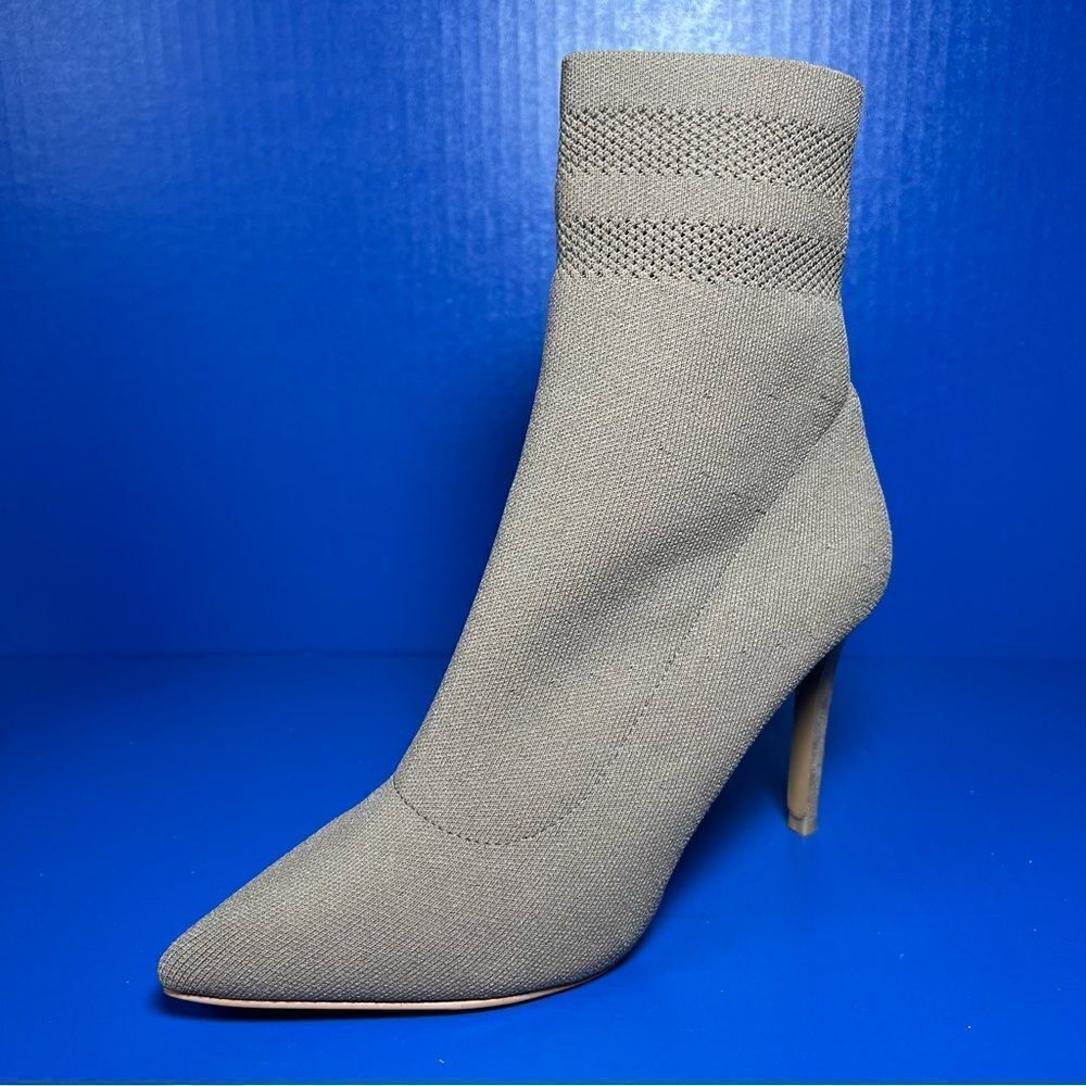 Steve Madden Cookie Sock Stiletto Heels‎ Dark Taupe Womens 6.5M COOK01S1